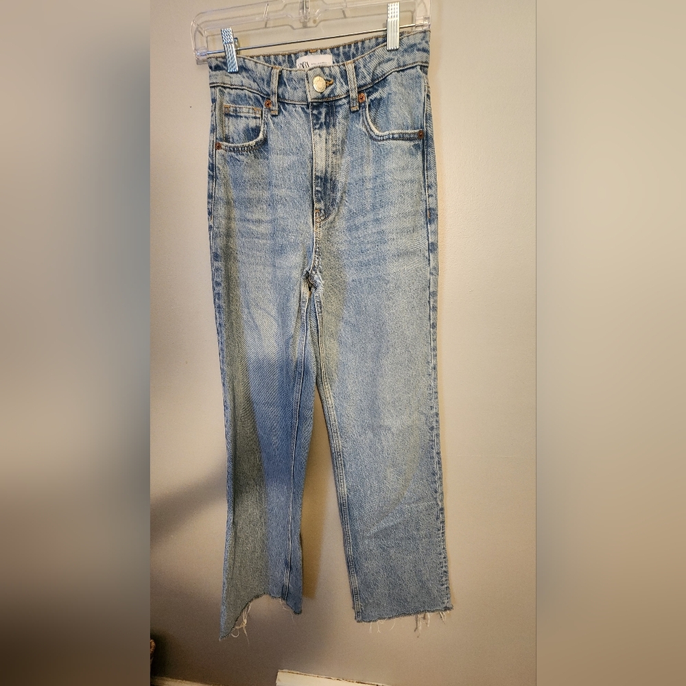 Zara High Waisted High Rise Jeans Size 2